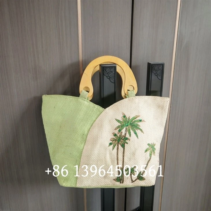 बांस बुने हुए पुआल हैंडबैग