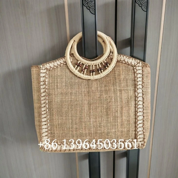 बांस महिलाओं के समुद्र तट बैग संभालता है