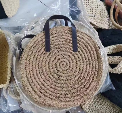गोल छोटा भूरा लड़की क्रॉसबॉडी बैग