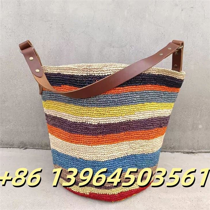 रंगीन राफिया महिला बसकेट