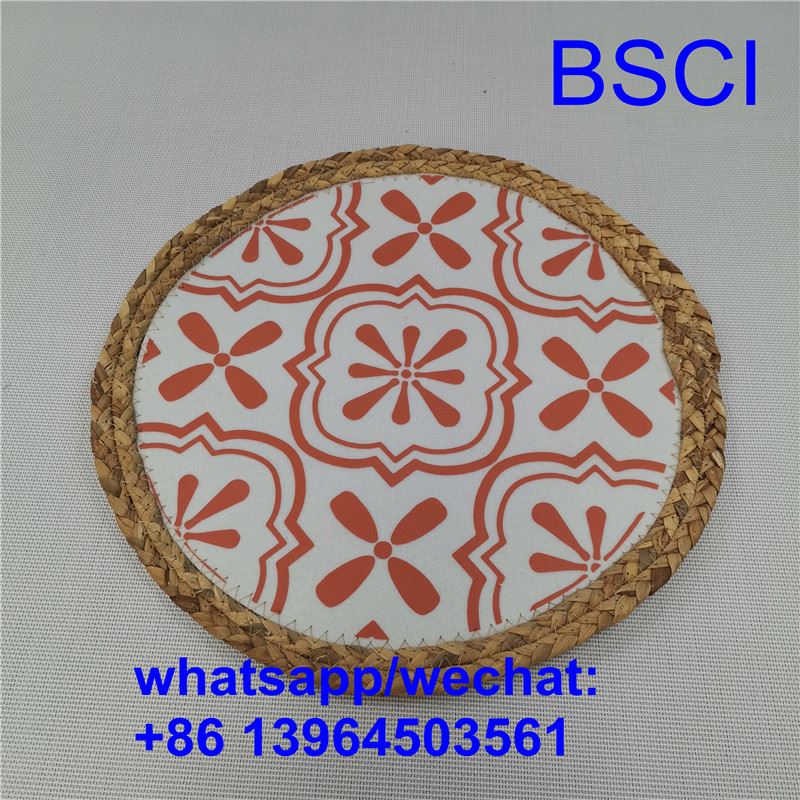 मुद्रण के साथ फेल्ट प्लेसमैट्स