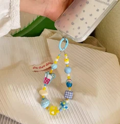 गर्मियों में प्यारी फ़ोन चेन